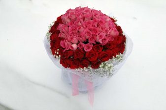 Glamorous 99 red & pink roses bouquet