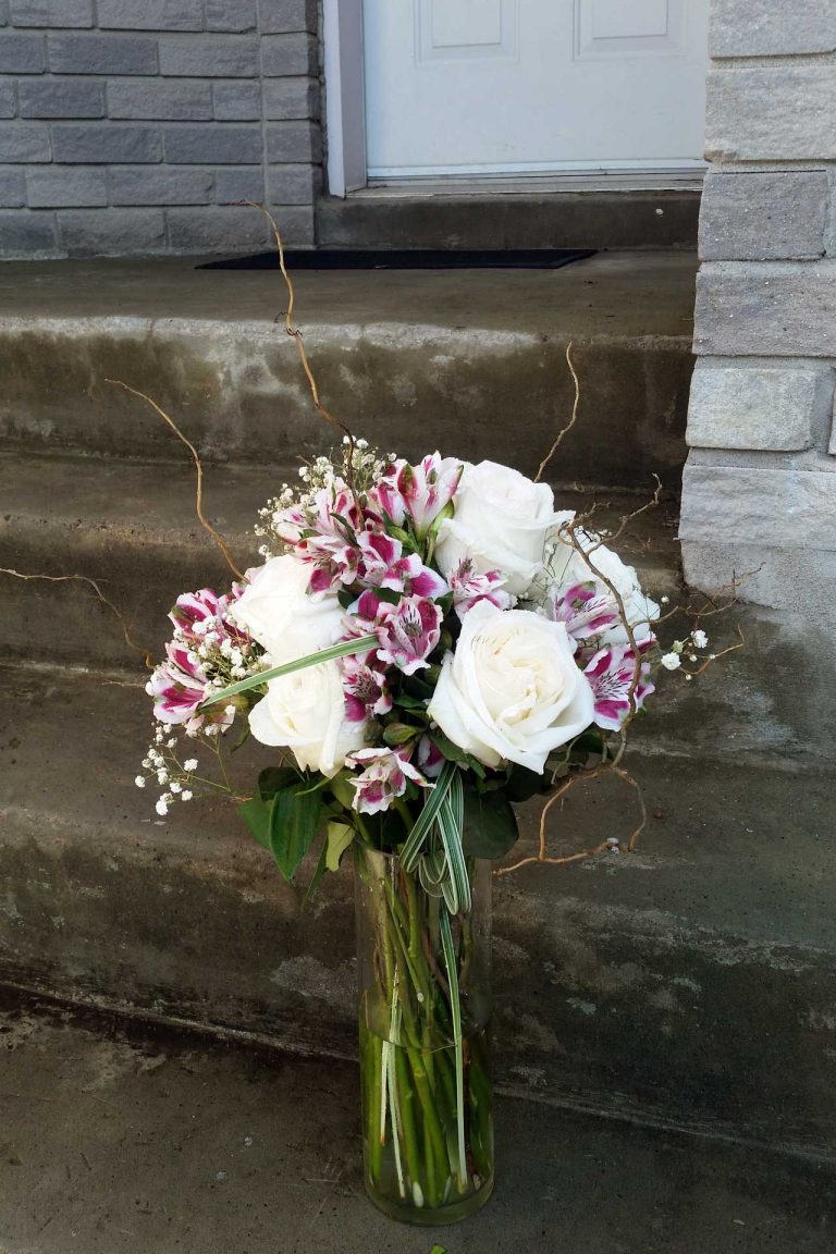 Contemporary garden roses bouquet