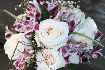 Contemporary garden roses bouquet