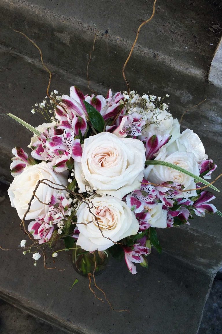 Contemporary garden roses bouquet