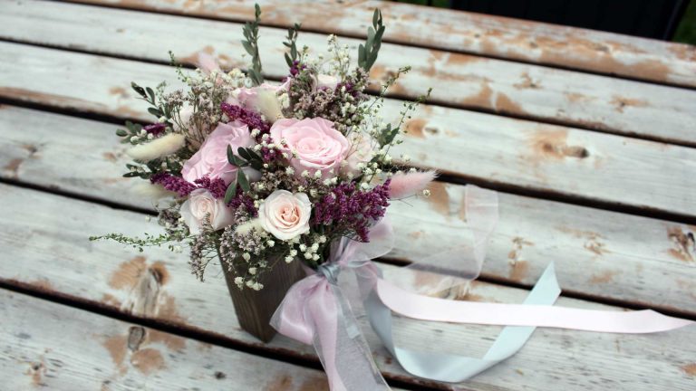 Pink eternal rose bouquet Montreal