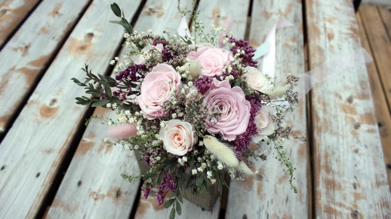 Pink eternal rose bouquet Montreal