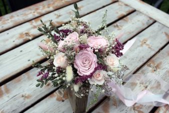 Pink eternal rose bouquet Montreal