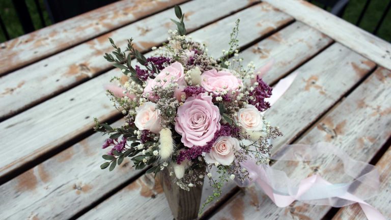 Pink eternal rose bouquet Montreal