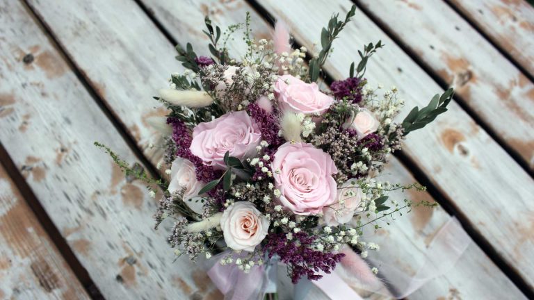 Pink eternal rose bouquet Montreal