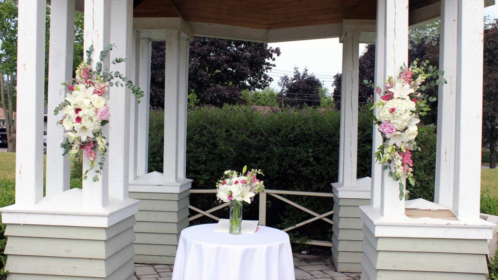 Montreal West Island beautiful gazebo flowers